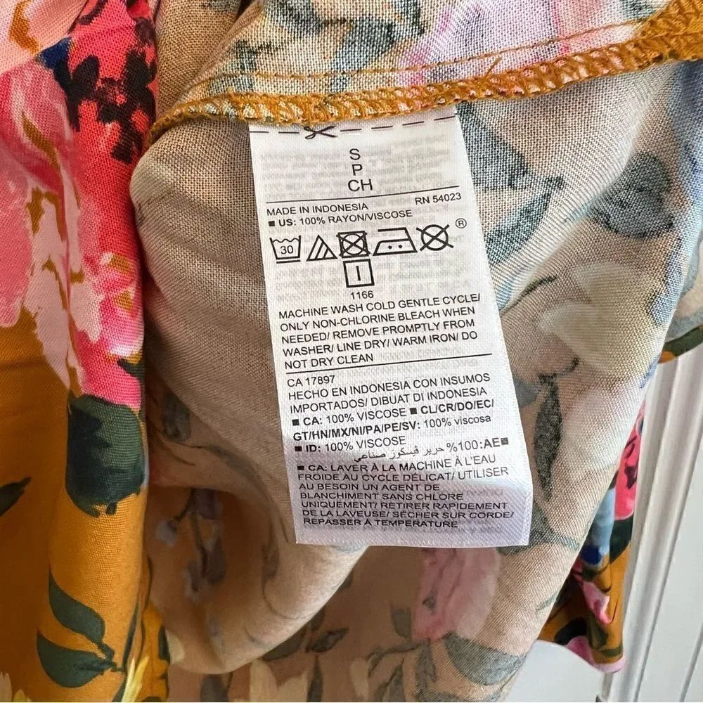 Old Navy Floral Pattern yellow top - Picture 4 of 7